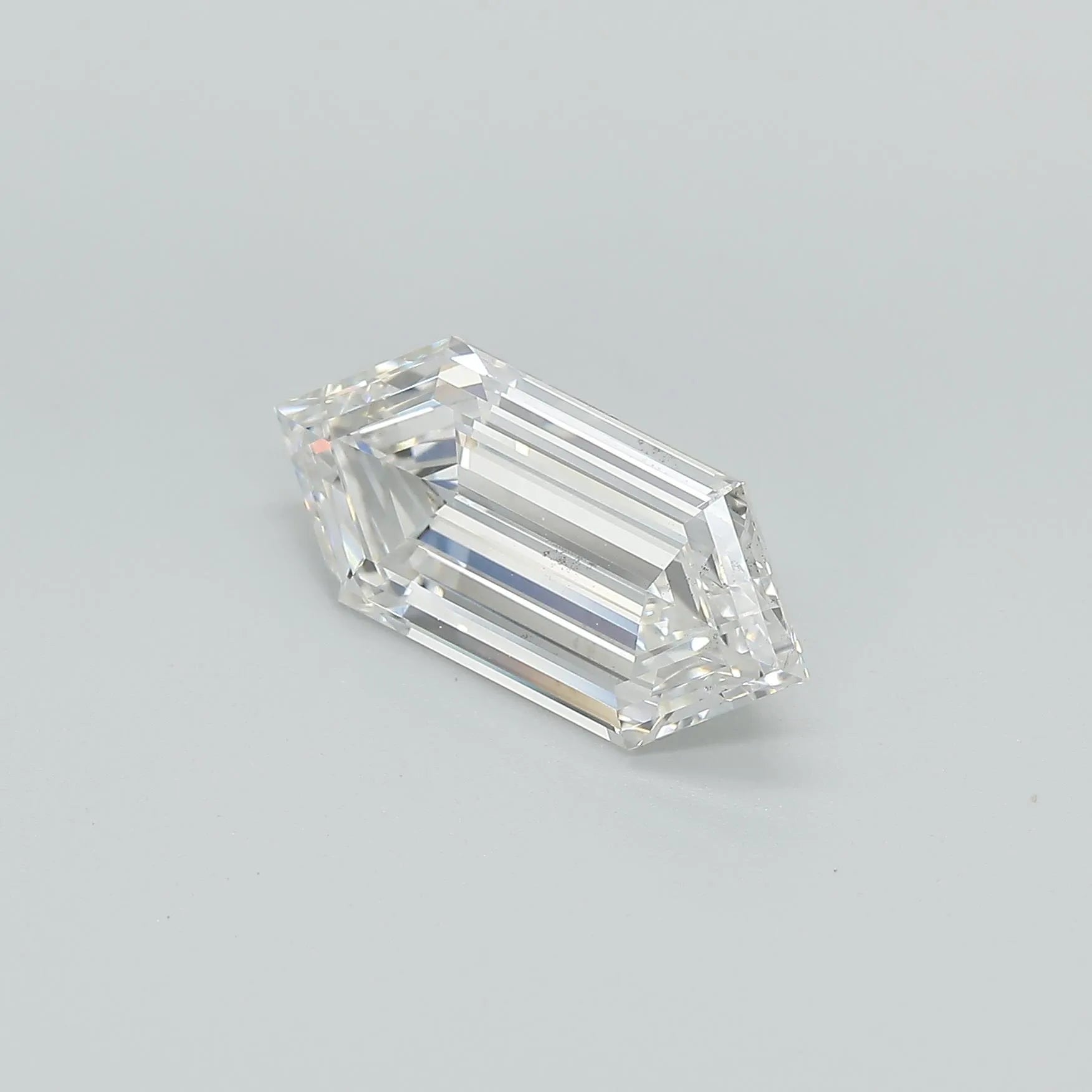 3.18ct Hexagonal Lab Grown Diamond (Colour G, Clarity VS2, IGI Certified)