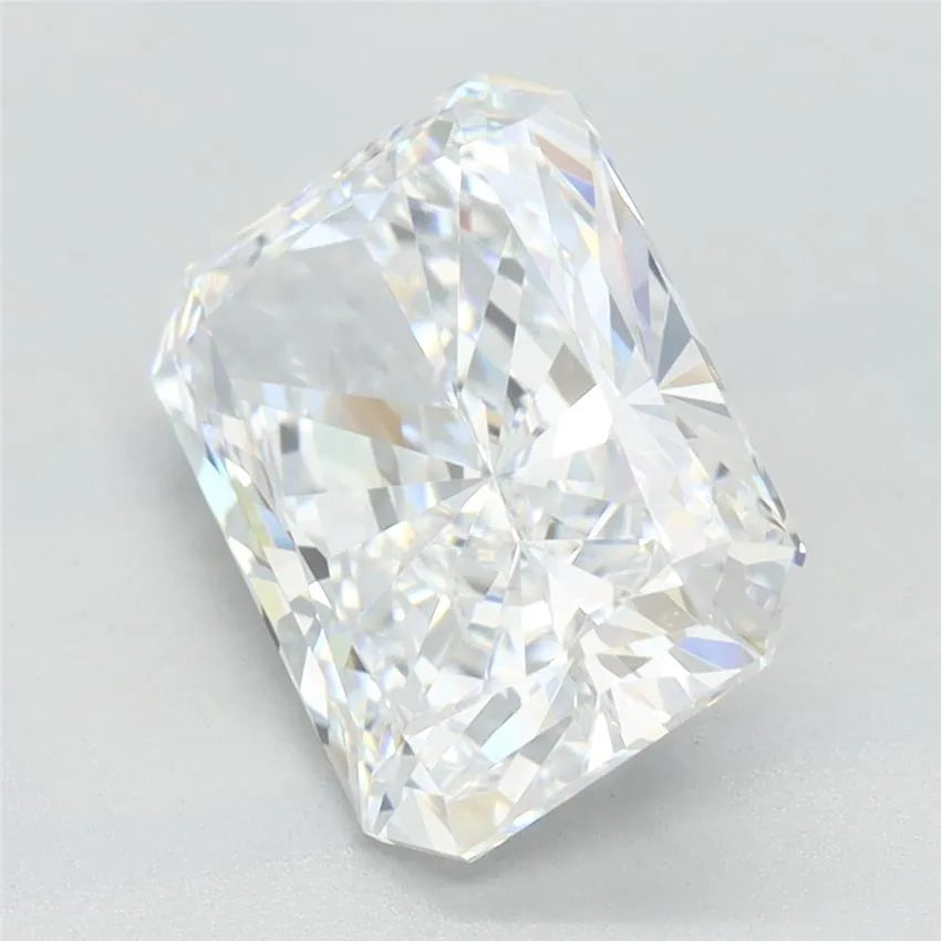 2.67ct Radiant Lab Grown Diamond (Colour D, Clarity VVS1, GIA)