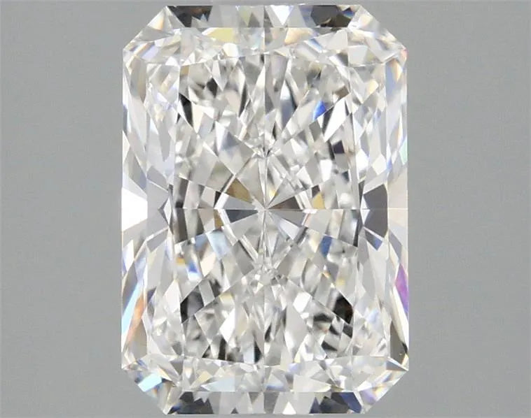 2.10ct Radiant Lab Grown Diamond (Colour E, Clarity VVS1, IGI Certified)