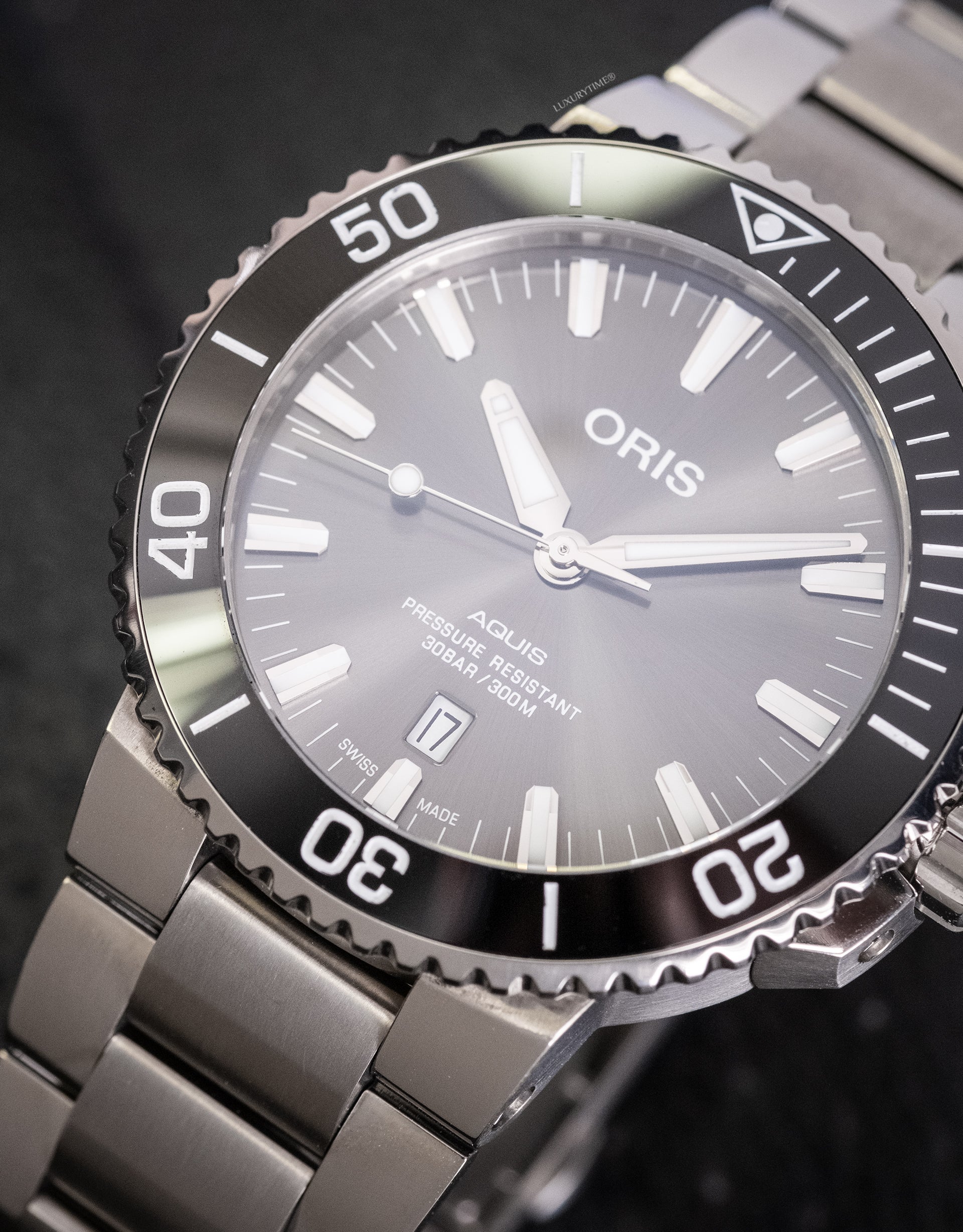 Oris Aquis Date Men's Watch
