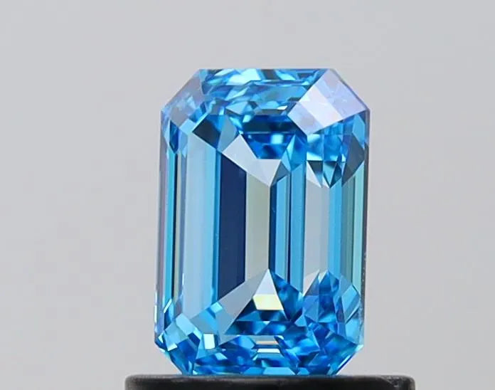 1.00ct Emerald Lab Grown Diamond (Fancy Vivid Blue, Clarity VVS2, IGI)