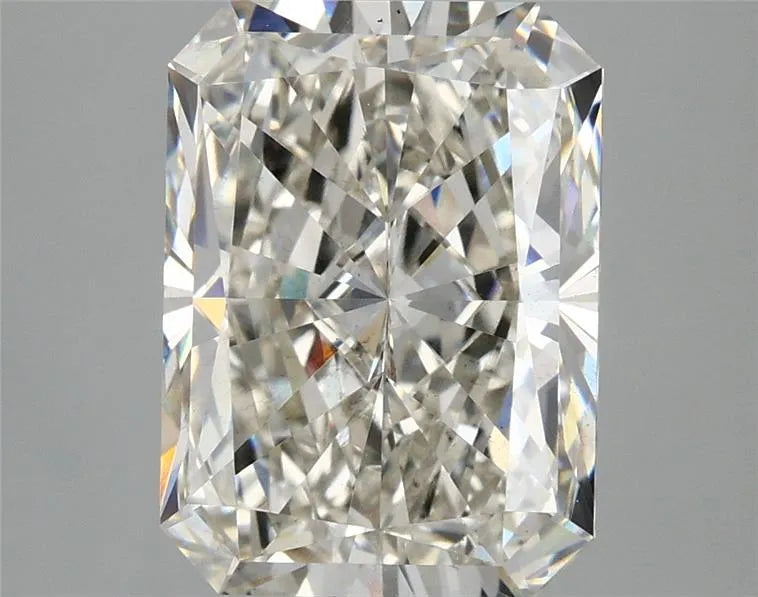3.83ct Radiant Lab Grown Diamond (Colour I, Clarity VS1, IGI Certified)