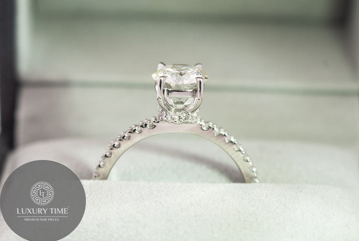 1.CT Round Brilliant Diamond Ring Set In Platinum