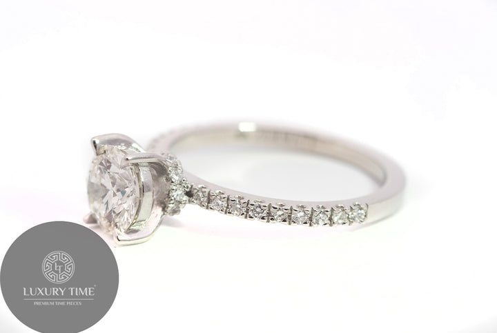 1.CT Round Brilliant Diamond Ring Set In Platinum
