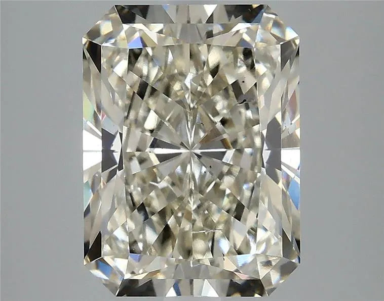 4.59ct Radiant Lab Grown Diamond (Colour H, Clarity SI1, IGI Certified)