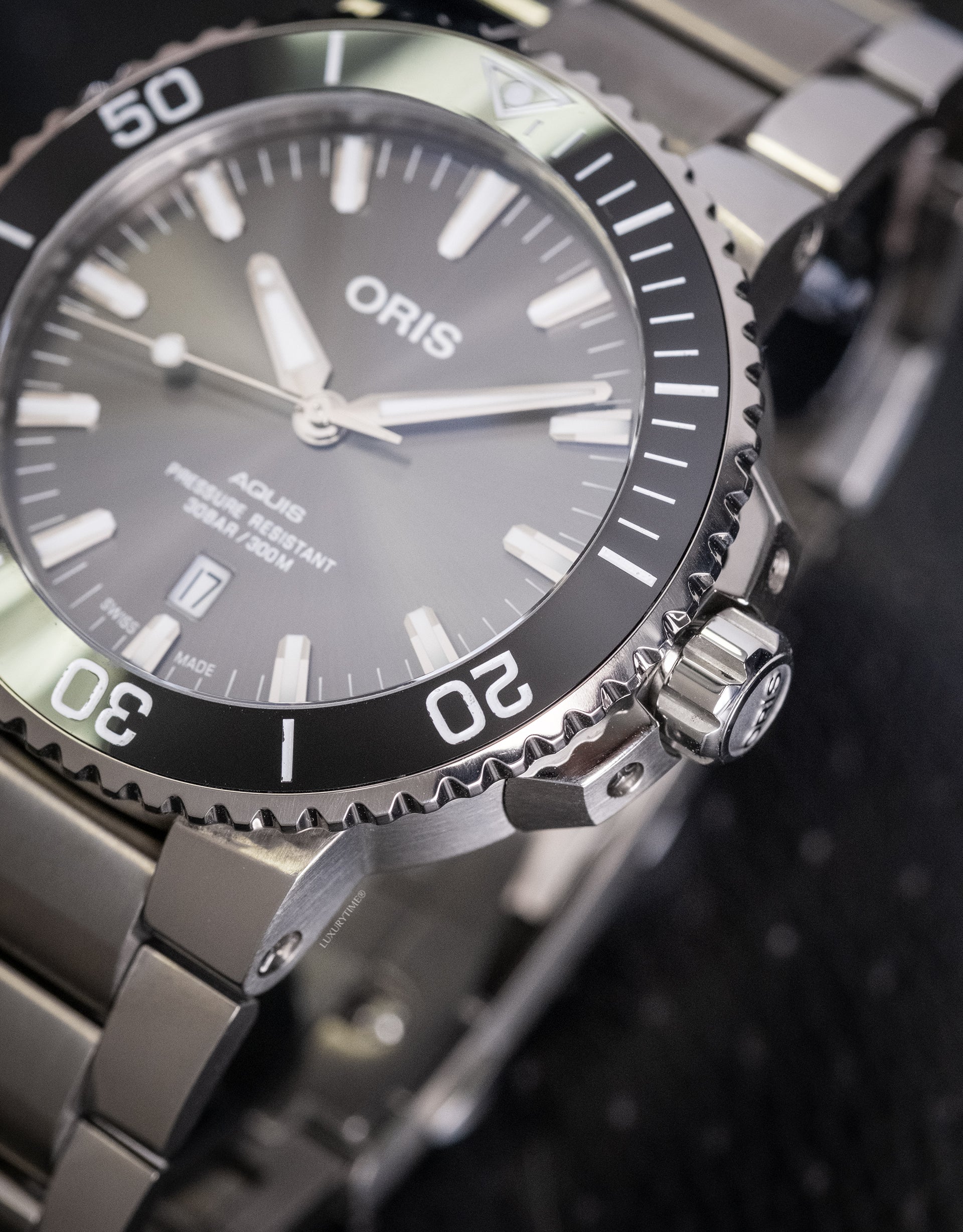 Oris Aquis Date Men's Watch