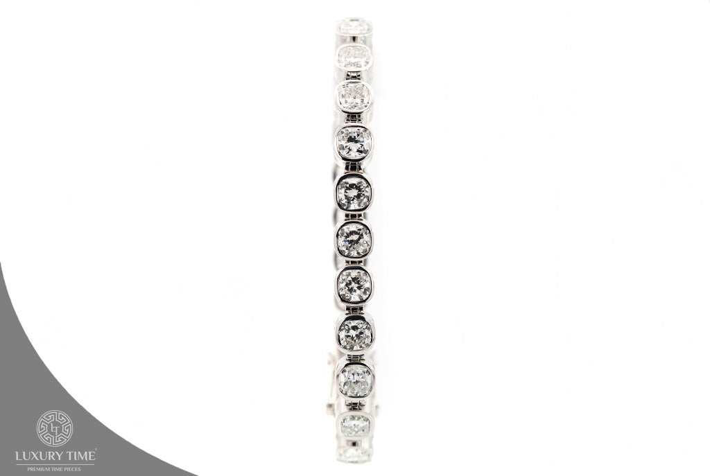12.07CT Total Weight 9Ct White Gold Cushion Cut Tennis Bracelet