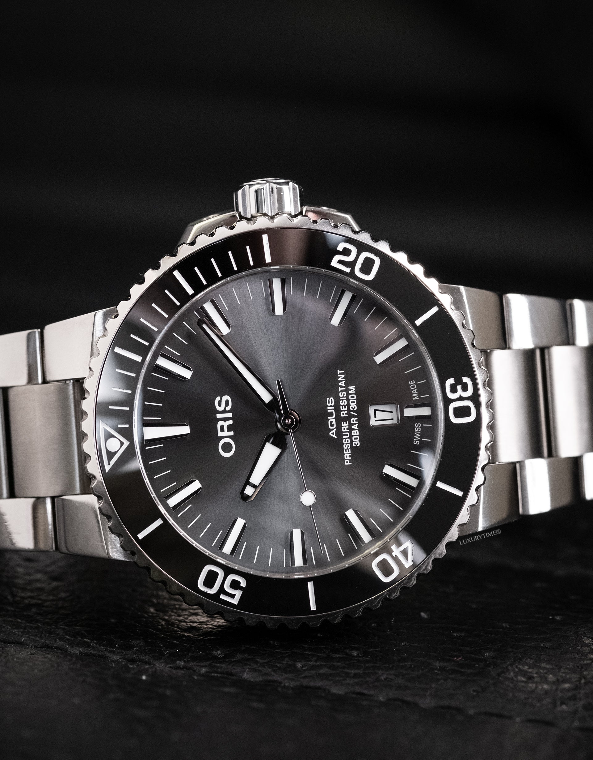 Oris Aquis Date Men's Watch