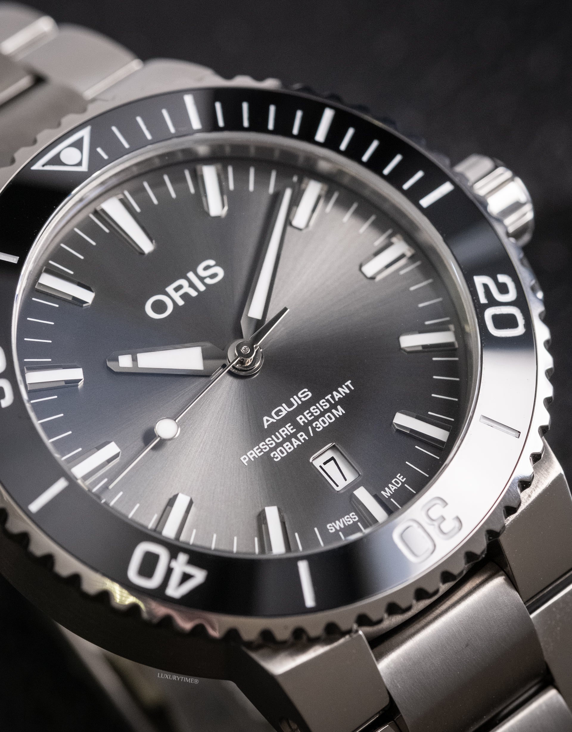 Oris Aquis Date Men's Watch