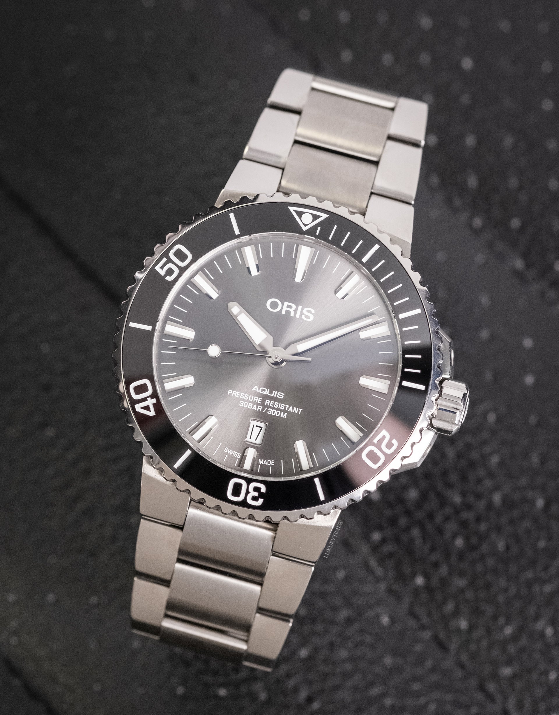 Oris Aquis Date Men's Watch