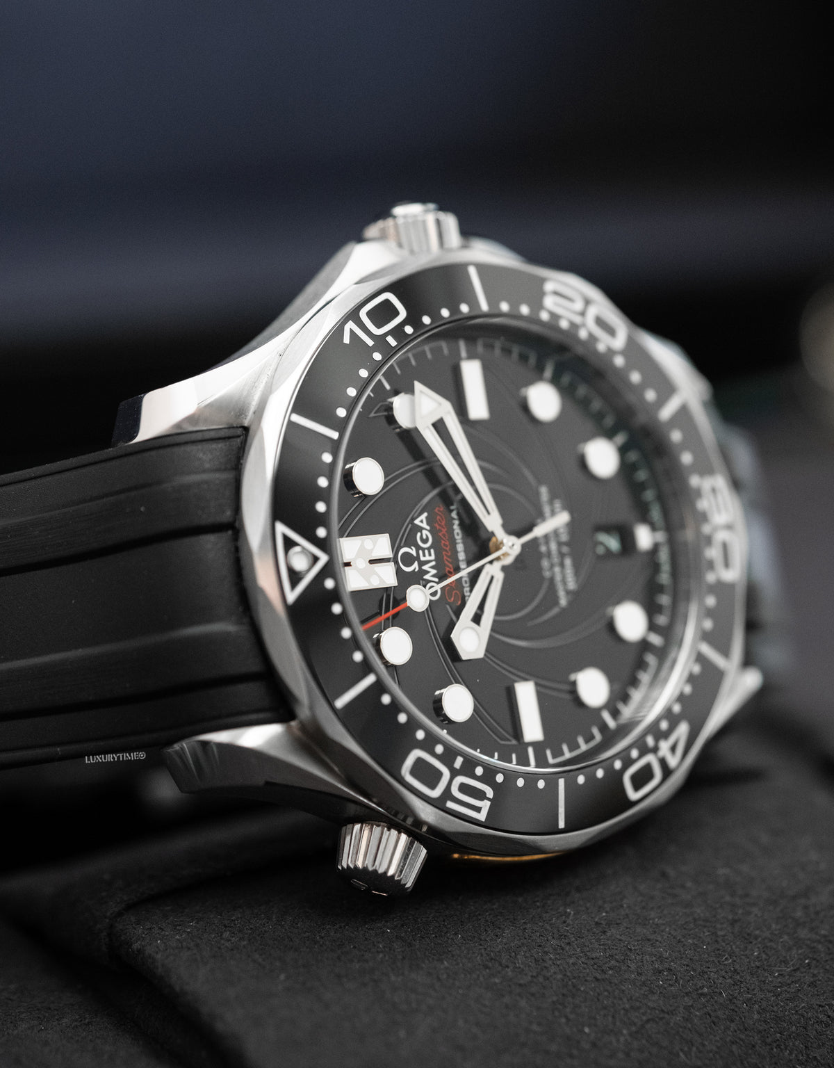 Omega Seamaster Diver 300m "James Bond 007" Co-Axial Master Chronometer 42mm Mens Watch