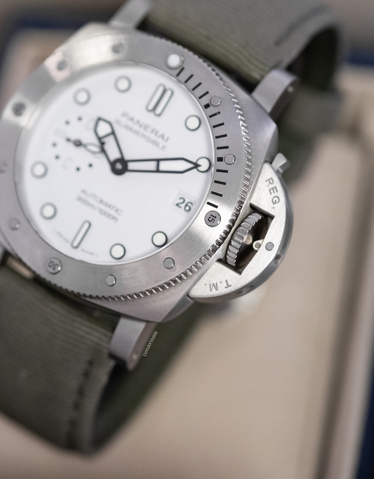 Panerai Submersible 42mm Mens Watch