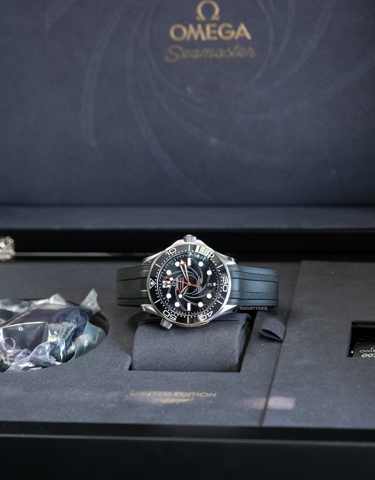 Omega Seamaster Diver 300m "James Bond 007" Co-Axial Master Chronometer 42mm Mens Watch