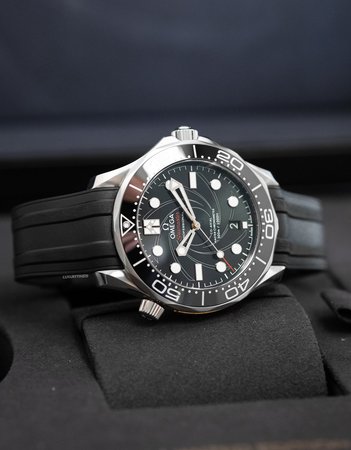 Omega Seamaster Diver 300m "James Bond 007" Co-Axial Master Chronometer 42mm Mens Watch