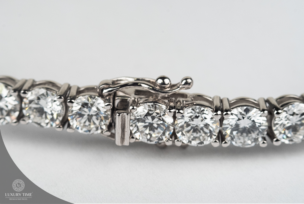 13.5CT TOTAL WEIGHT 18CT White Gold Tennis Bracelet