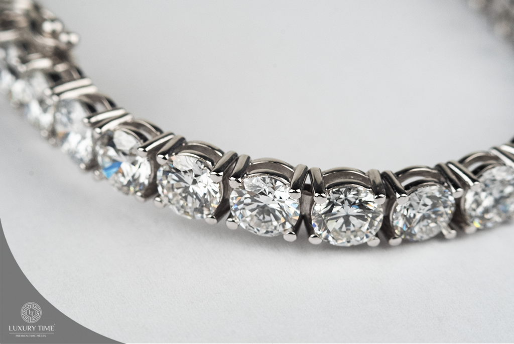 13.5CT TOTAL WEIGHT 18CT White Gold Tennis Bracelet